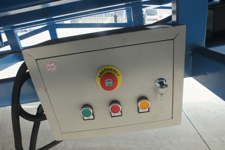 移動式登車橋配電箱